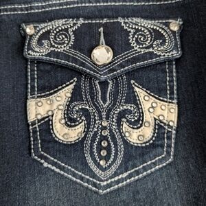 Baccini Women's Embellished   Premium Design Capri Jeans